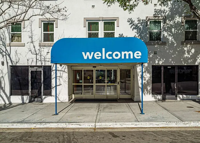 Motel 6 San Diego, CA - Downtown